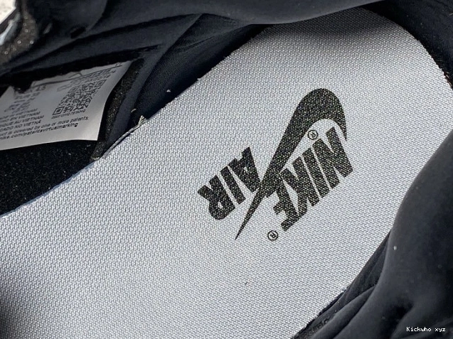 Toe Satin CD0461-016 1 Air Jordan Black High Retro 0821